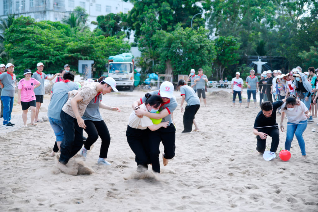 Hội thao "Trò chơi dân gian" chào mừng 49 năm giải phóng miền Nam