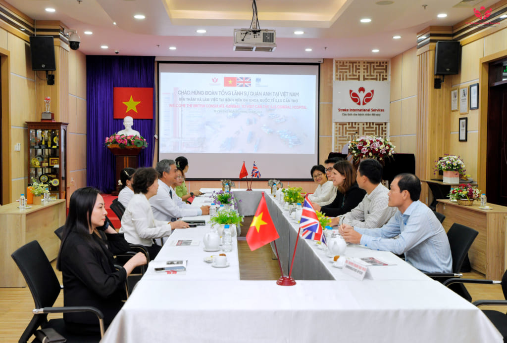 Tổng Lãnh sự Anh tại TP.HCM thăm S.I.S Cần Thơ
