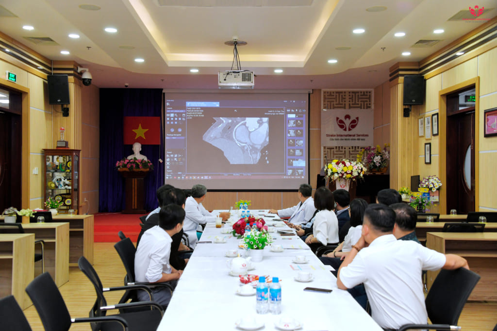 Hoạt động nổi bật trong tuần qua: Tiếp đón đoàn lãnh đạo Bệnh viện Đa khoa đến tham quan, trao đổi kinh nghiệm tại S.I.S Cần Thơ