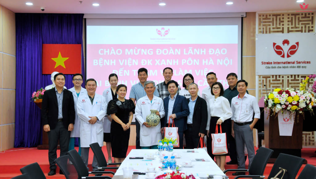 Hoạt động nổi bật trong tuần qua: Tiếp đón đoàn lãnh đạo Bệnh viện Đa khoa đến tham quan, trao đổi kinh nghiệm tại S.I.S Cần Thơ