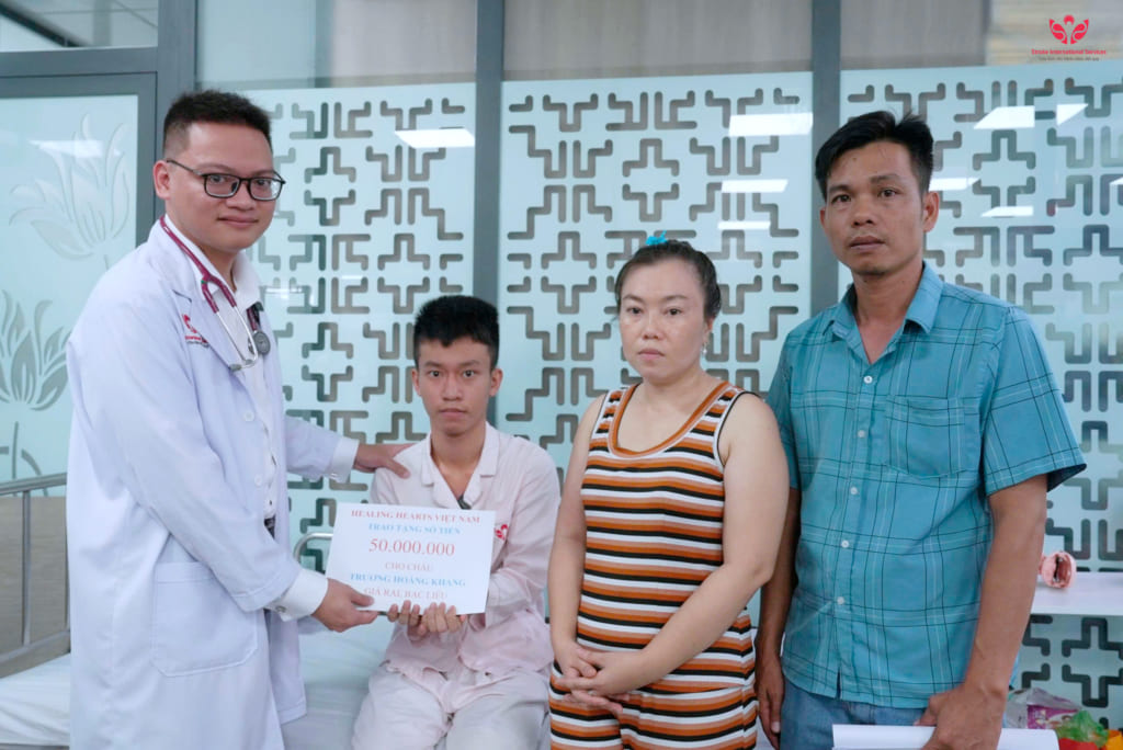 Đau đầu kéo dài: Cảnh báo dị dạng mạch máu não ở người trẻ