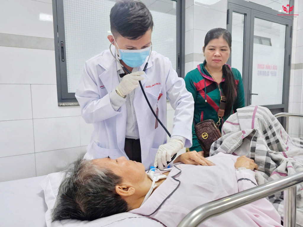 “Giải cứu” người phụ nữ U70 mang “vật bất ly thân” suốt 7 năm