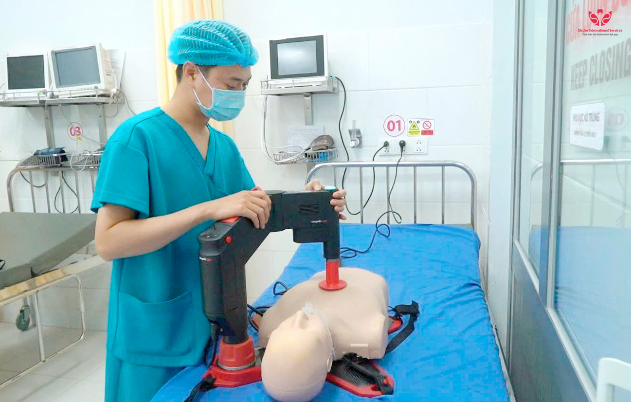 Ép tim hơn 30 phút giành lại sự sống cho bệnh nhân ngưng tim