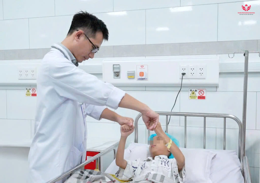 Cứu sống trẻ xuất huyết não do vỡ dị dạng mạch máu não