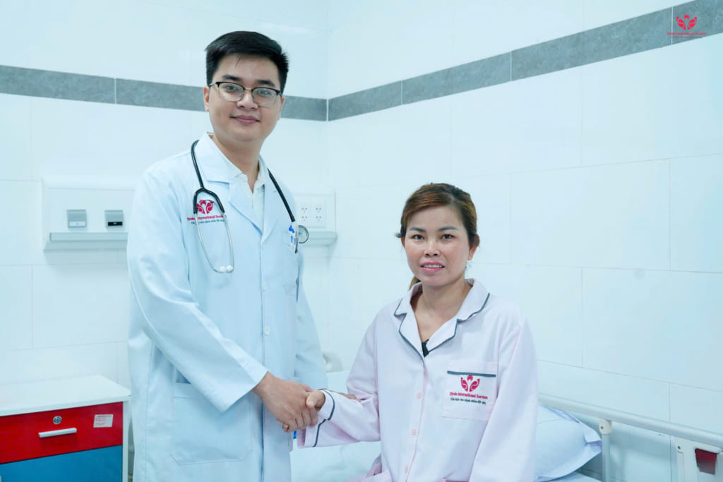 Phẫu thuật nội soi giúp người phụ nữ thoát nguy cơ liệt chân do thoát vị đĩa đệm hiếm gặp
