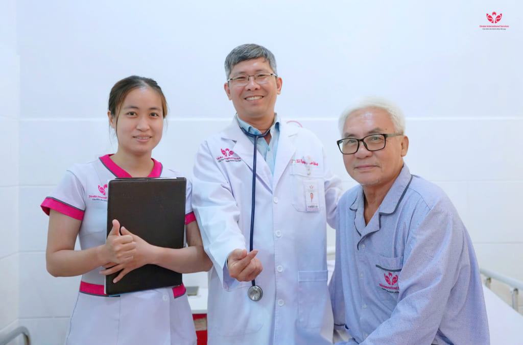 Đừng chủ quan với mệt, đau ngực thoáng qua ở người cao tuổi