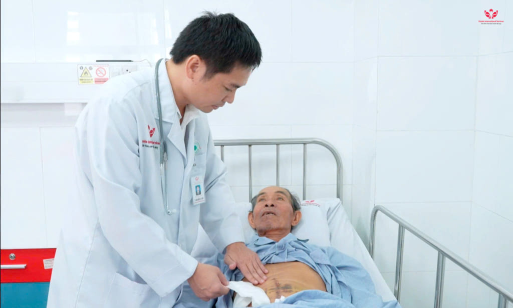Đau bụng 3 ngày, đi viện phải cắt đoạn ruột hoại tử do tắc ruột